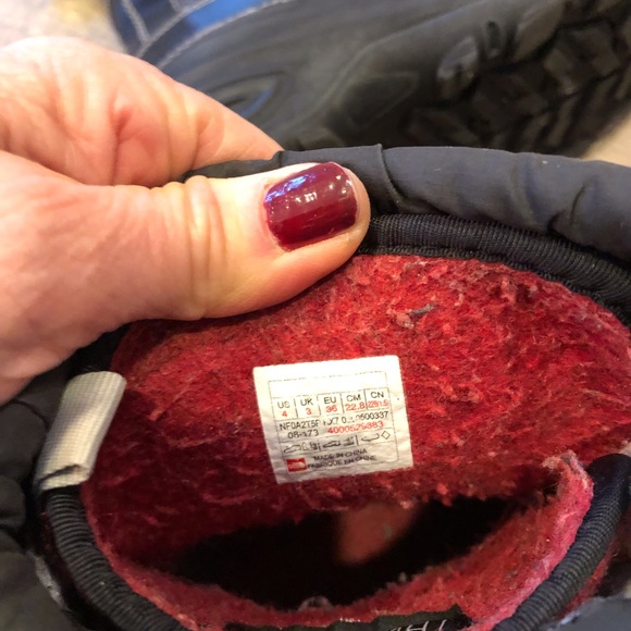 Kids NorthFace Alpenglow Snow-boots Size 4 - Picture 6 of 6